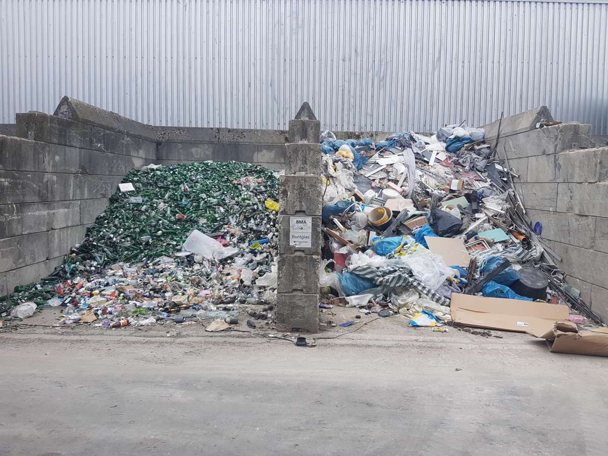 Zu Besuch beim Recyclingunternehmen Remondis in Freiberg: Abfall: Richtig sortiert ist halb wiederverwertet