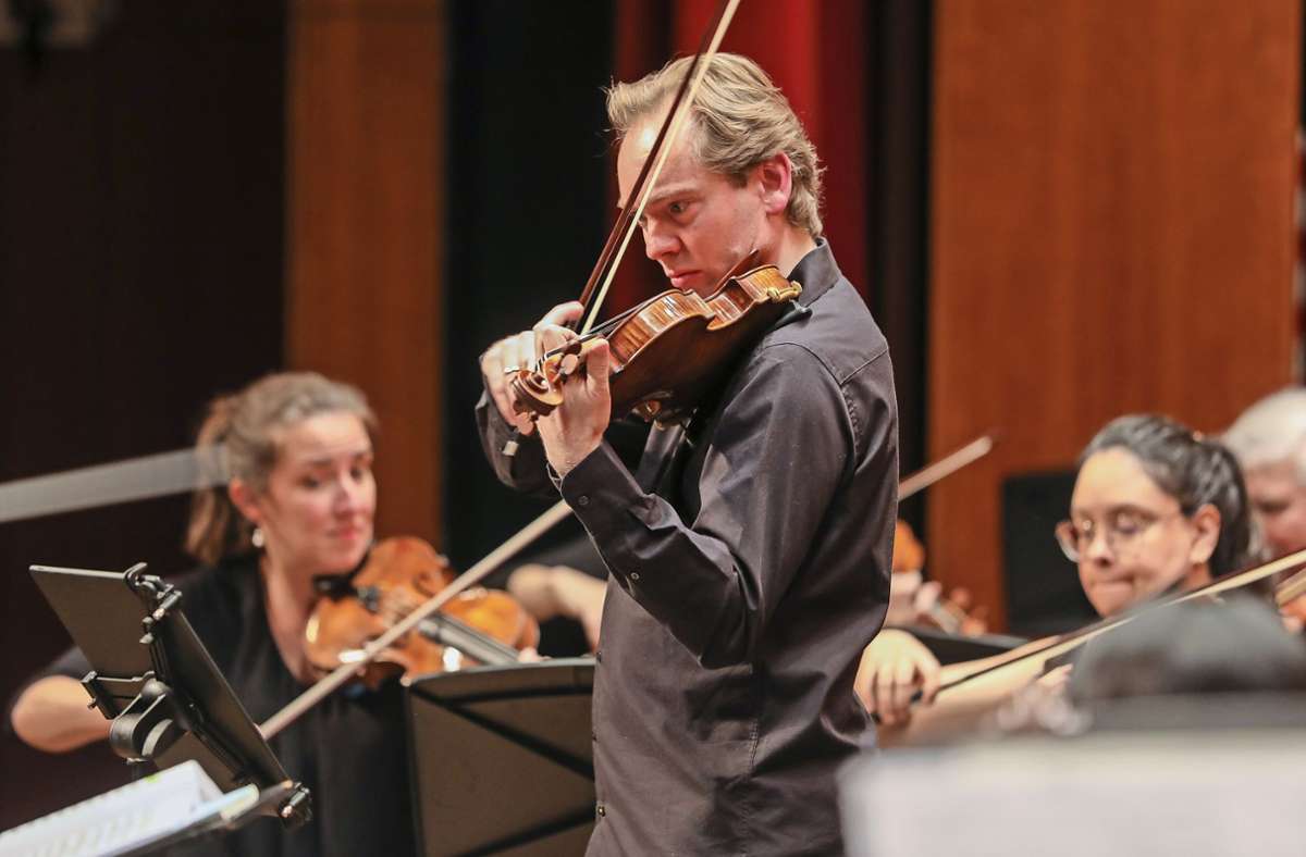 Konzert in Bietigheim-Bissingen: Minutenlanger Applaus für Geigenvirtuosen