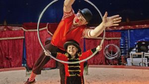 Schon die jüngsten Mitglieder der Zirkusfamilie Frankordi machen in der Manege mit und wollen einmal Clown werden und Zirkusdirektor wie Ricardo Frank. Foto: /Oliver Bürkle
