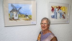 Die 70-jährige Brigitta Dunkelmann zeigt ihre Arbeiten im Löchgauer Rathaus. Foto: /Oliver Bürkle