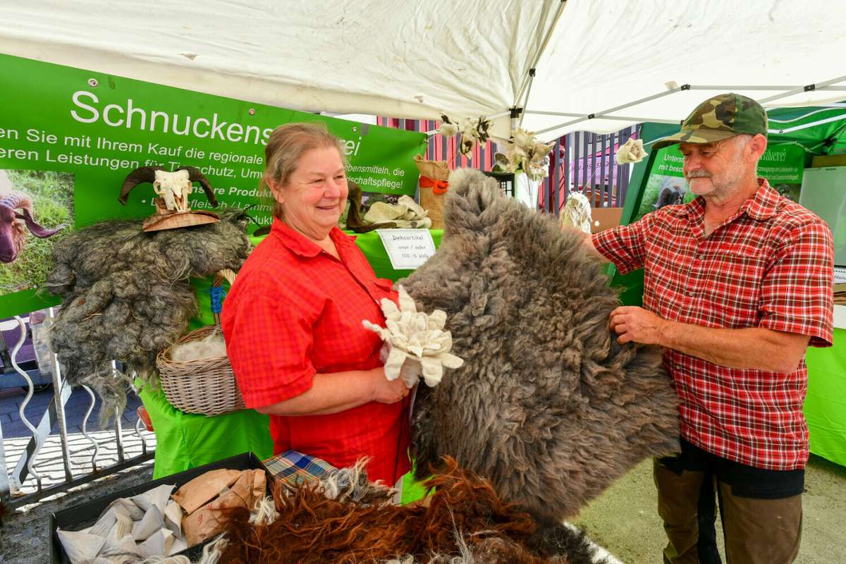 Naturparkmarkt in Bönnigheim: Ziegenkäse, Safran und Wildobsteis aus der Region