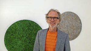 Der Bietigheim-Bissinger Künstler Dieter Kränzlein lädt in seiner Hausausstellung Interessierte dazu ein, seine neuesten Werke zu betrachten. Foto: /Oliver Bürkle