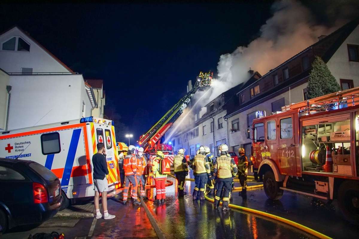 Zwei Sachsenheimer wurden verletzt: Gebäudebrand in der Bissinger Straße