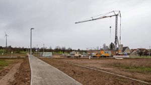 Im Ingersheimer Neubaugebiet werden die ersten Häuser hochgezogen, bald soll auch mit dem Bau einer Heizzentrale begonnen werden. Foto: /Oliver Bürkle