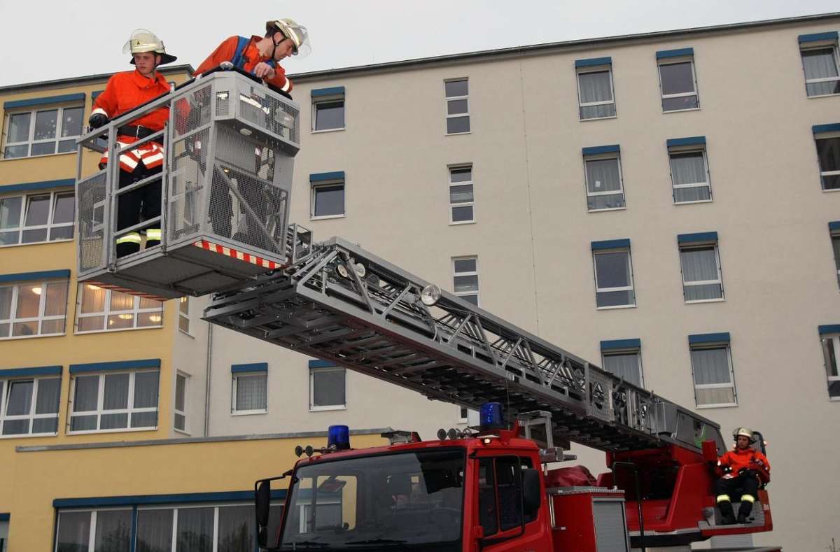 Mehr Sicherheit für Bewohner hoher Gebäude: Sachsenheim bekommt Drehleiter