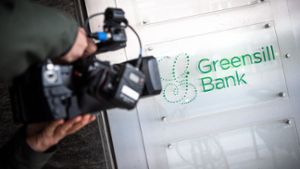 Die Greensill-Bank im Fokus der Medien. Das eingeleitete Insolvenzverfahren bringt Kommunen in die Bredouille. ⇥