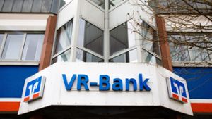 Der Sitz der VR-Bank Neckar-Enz in Besigheim. Die genossenschaftliche Bank bleibt trotz Corona-Virus optimistisch. Ihre Bilanzsumme ist um 6,6 Prozent gestiegen.⇥