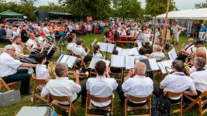 Das Stadtorchester Bietigheim spielte 2019 beim Gartenfest am Oberen Wald. Beim Hoffest auf dem Schnauferhof an Pfingsten wird das Stadtorchester wieder auftreten. ⇥ Foto: Helmut Pangerl