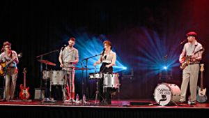 Marina & the Kats, die Indie-Swing-Band aus Wien, traten am Donnerstagabend im Scala in Ludwigsburg auf. Es war ihr zweiter Auftritt des Jahres. ⇥ Foto: Werner Kuhnle
