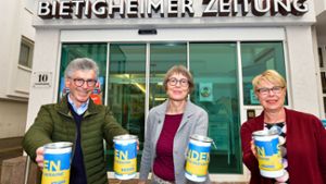 Reiner Theurer, Friederike Weigel und Traute Theurer übergaben die Spendendosen.⇥ Foto: Martin Kalb