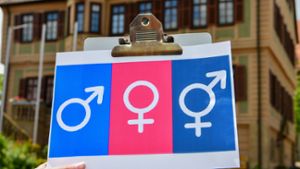 Ob Gendersternchen, Binnen-I oder Doppelpunkt: Wenn es um gendergerechte Sprache geht, kommt es oft zu hitzigen Diskussionen. Der Kommunikationswissenschaftler Frank Brettschneider ruft zu mehr Gelassenheit auf.⇥