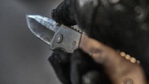 Streit in Bus: Unbekannter bedroht 50-Jährigen in Ludwigsburg mit Messer